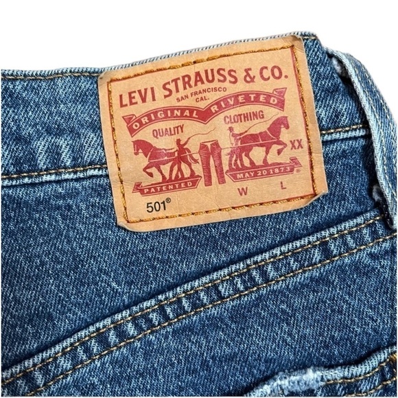 Levi 501 Button Fly Jean Denim Shorts. Frayed Hem. Size 27 - Picture 7 of 10